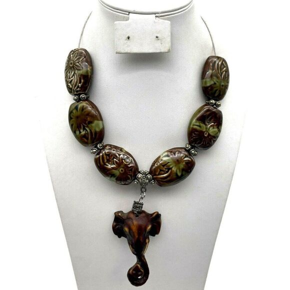 Chunky Statement Necklace Large Ceramic Beads Elephant Pendant - Picture 1 of 12